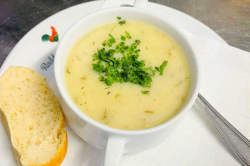 Senfgurken Suppe als Vorspeise